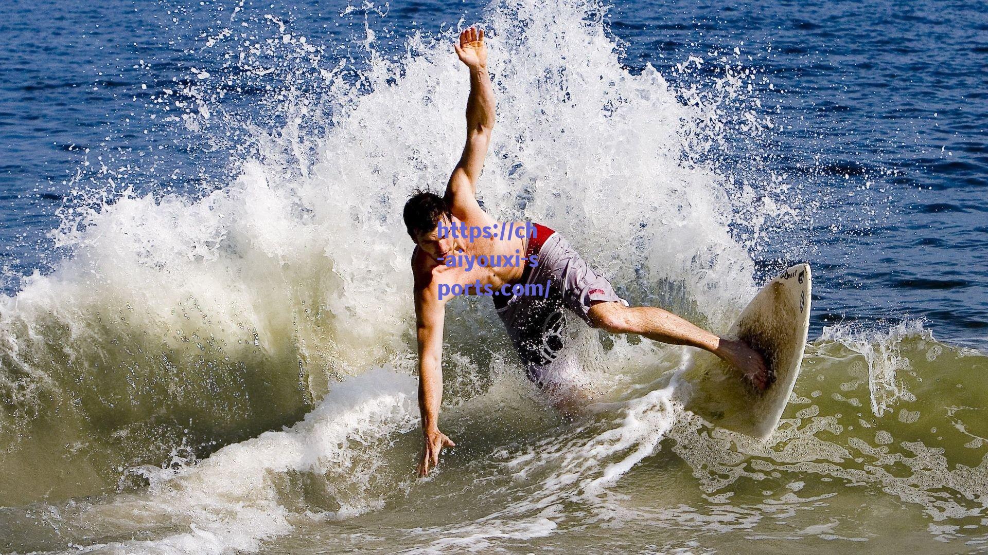 哈兰德飞机上晒空座引猜测，格拉利什去哪儿了？曼城世俱杯征程蒙上神秘面纱